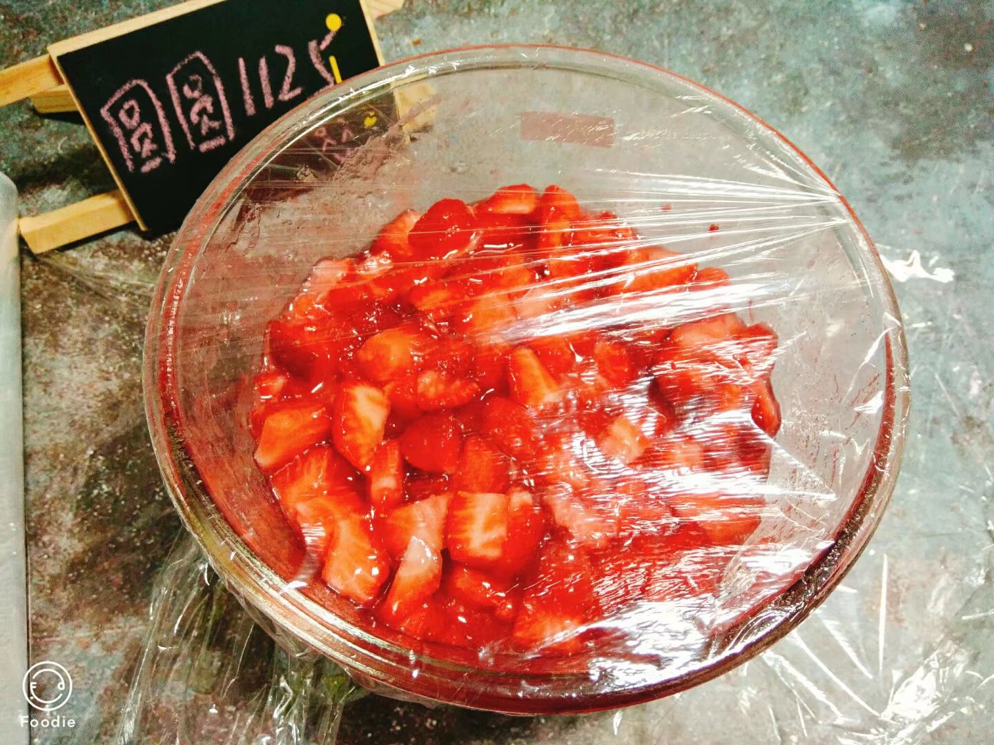 自制草莓酱安全无添加超级好吃,自制草莓酱冰箱放一年还能吃吗