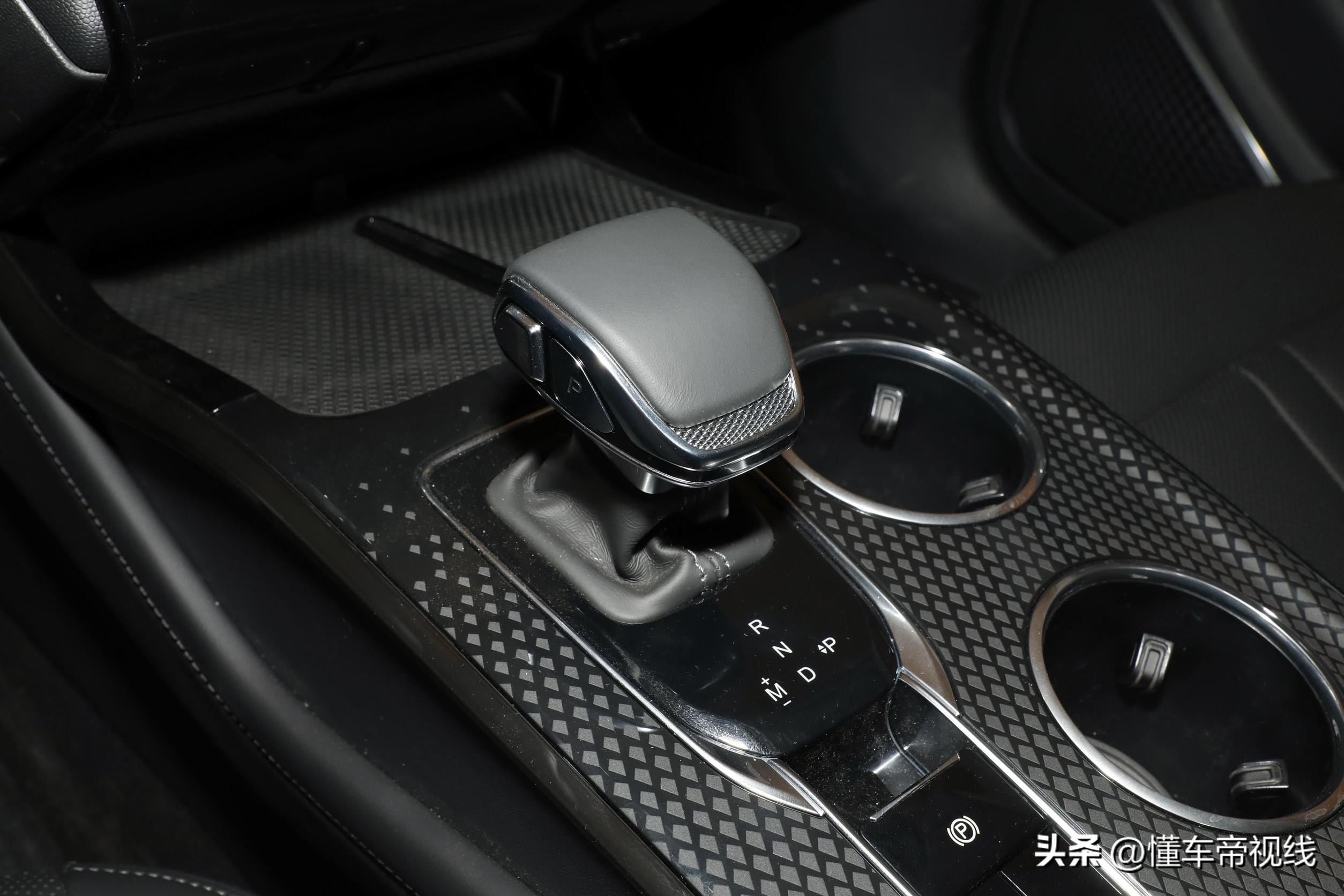 新款红旗hs3即将上市,红旗hs3有几种颜色外观