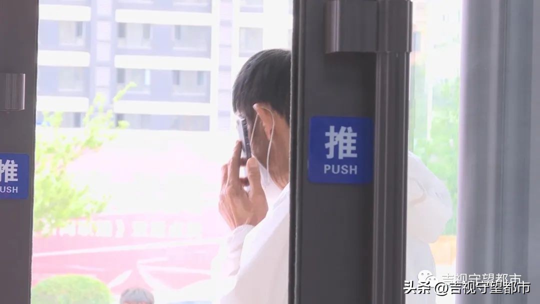 轻信投资高回报女子被骗30万元,熟人以放贷为由诈骗案例