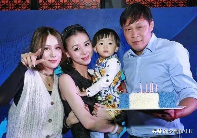 范志毅娶了多少个老婆,中国足球名宿范志毅娶漂亮小娇妻