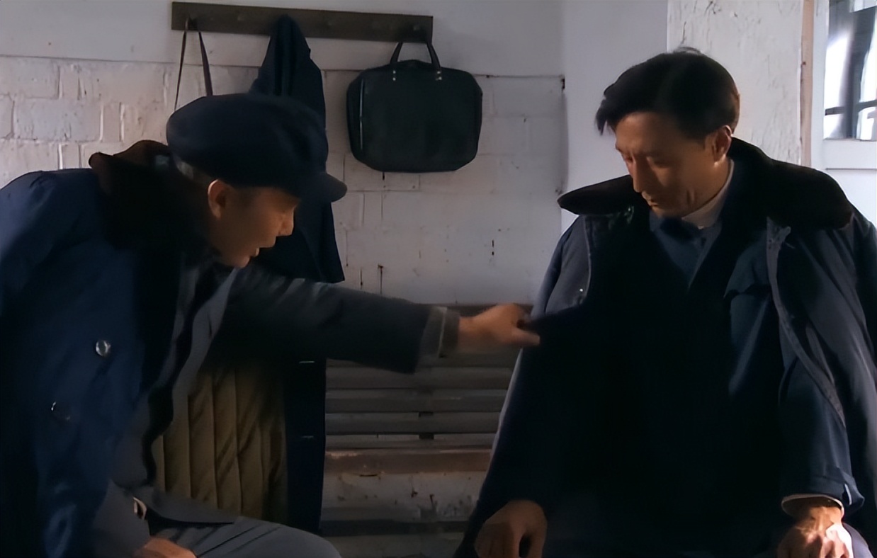 他曾被毛主席表扬，让36万百姓不再挨饿！离世后十万百姓跪拜送行