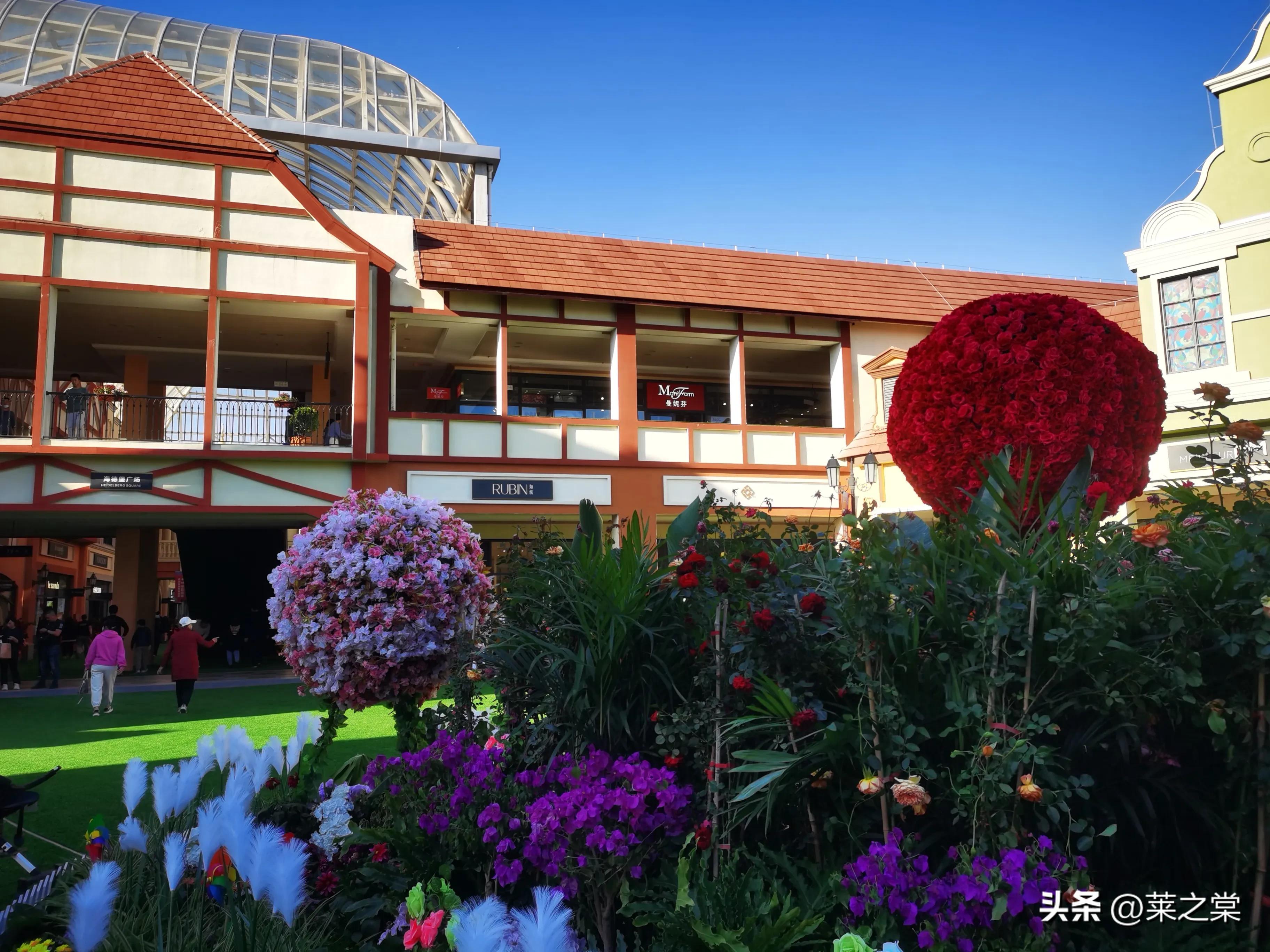 青岛的这家国际品牌卖场开业了，颇具国外风情