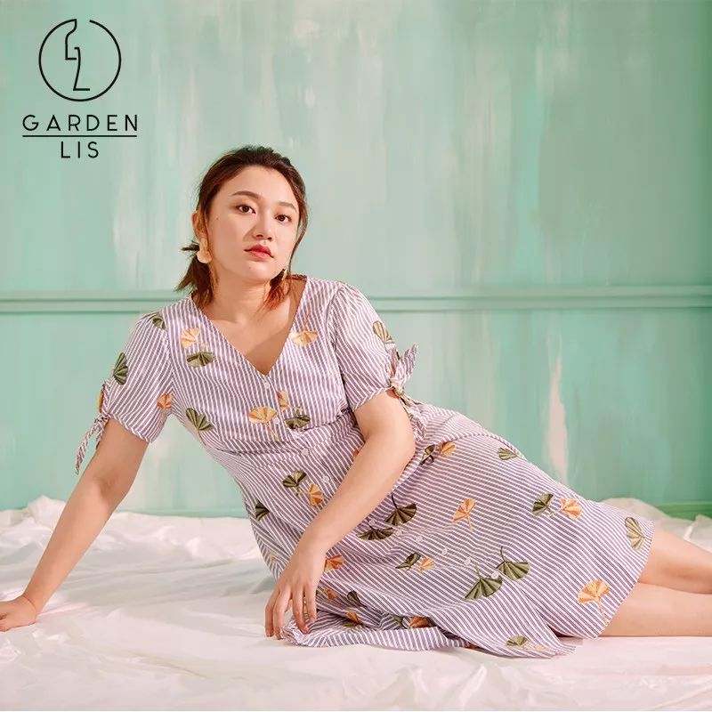 四十多岁人比较微胖穿流行女装,今年最流行的衣服女装30-40岁微胖