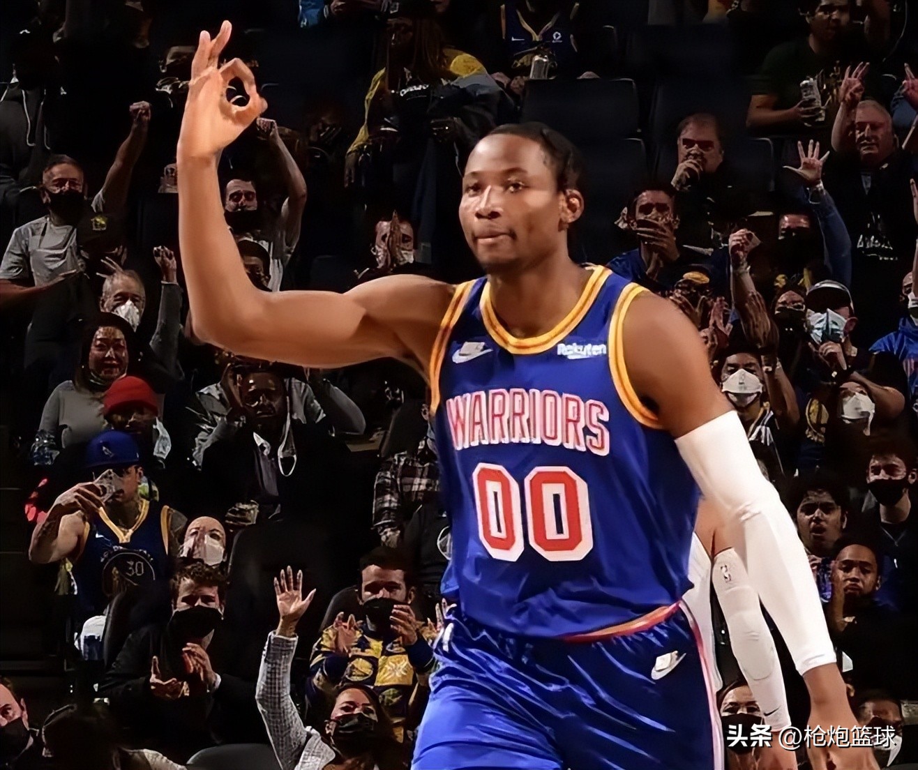 追梦格林半场压哨三分,追梦格林砍下20分10篮板g7