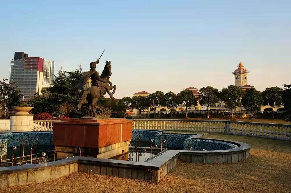 坐上海地铁有哪些好玩的地方,坐地铁去上海哪里玩最合适