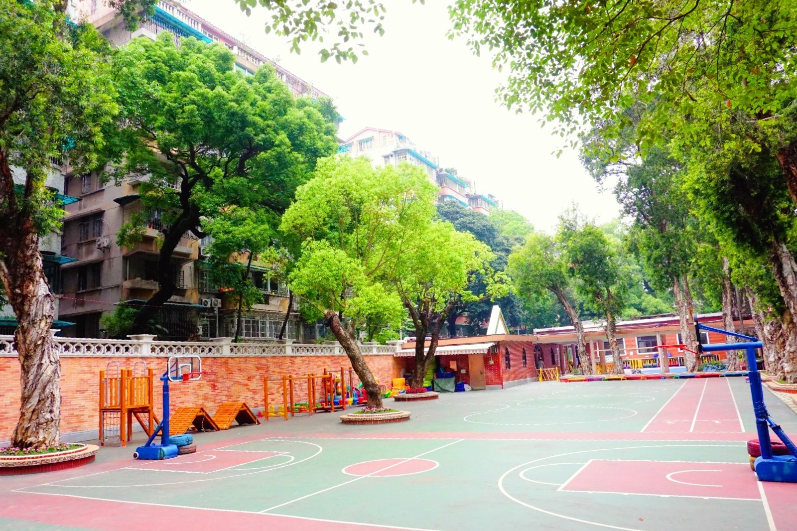 以“机关”冠名加持的幼儿园刺痛了谁的神经