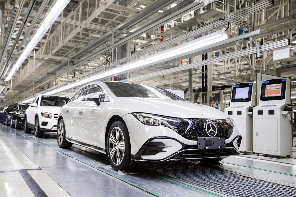 北京奔驰eqe厂里,北京奔驰汽车新能源