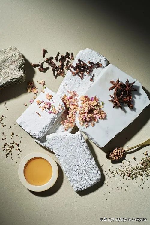 黑金的奢华感—BeeNZ29蜂蜜奢侈礼盒包装