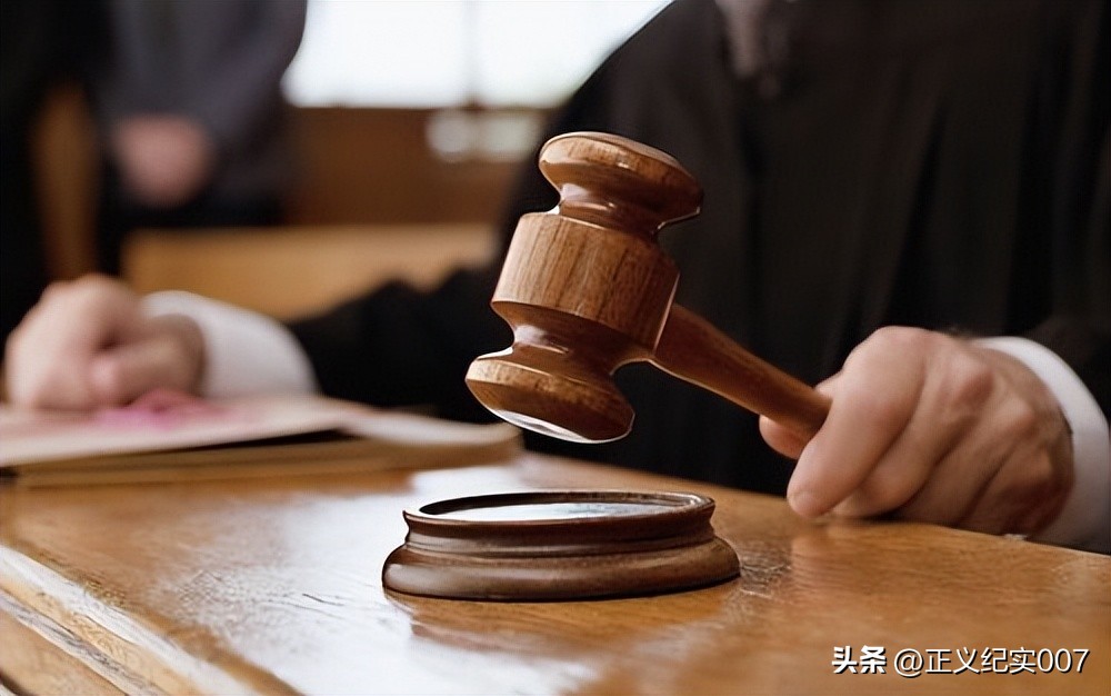 2010年广东省佛山市，残忍二妈捅伤六岁女童*体下**，砍掉手指跟耳朵