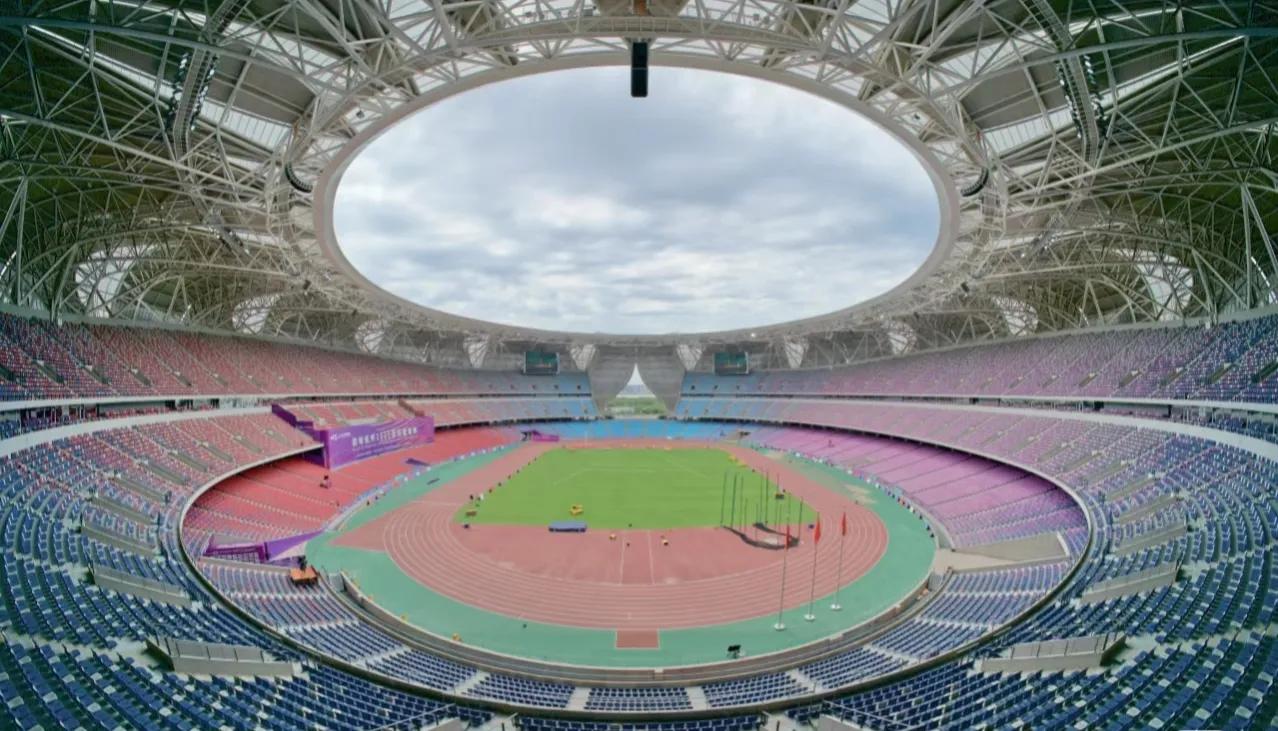 最大的体育场能容纳多少人,中国最大的10个体育场