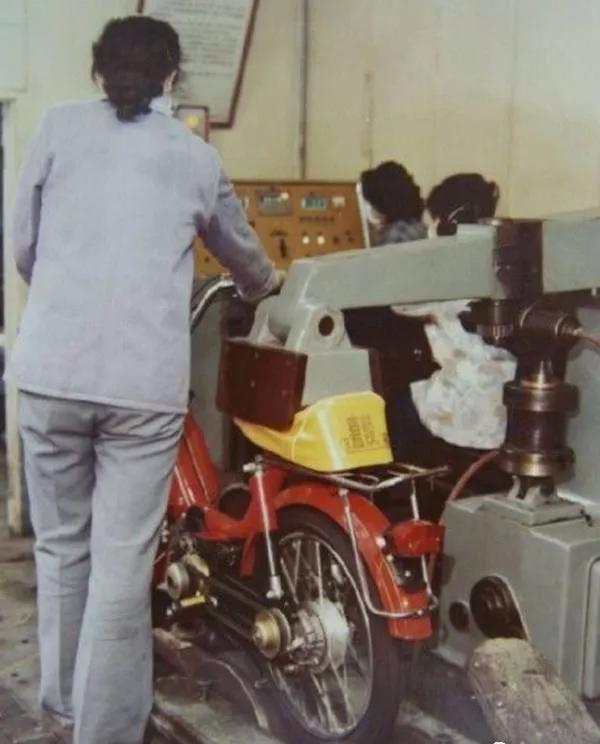 90年代的嘉陵50cc摩托车,嘉陵50二冲程摩托车