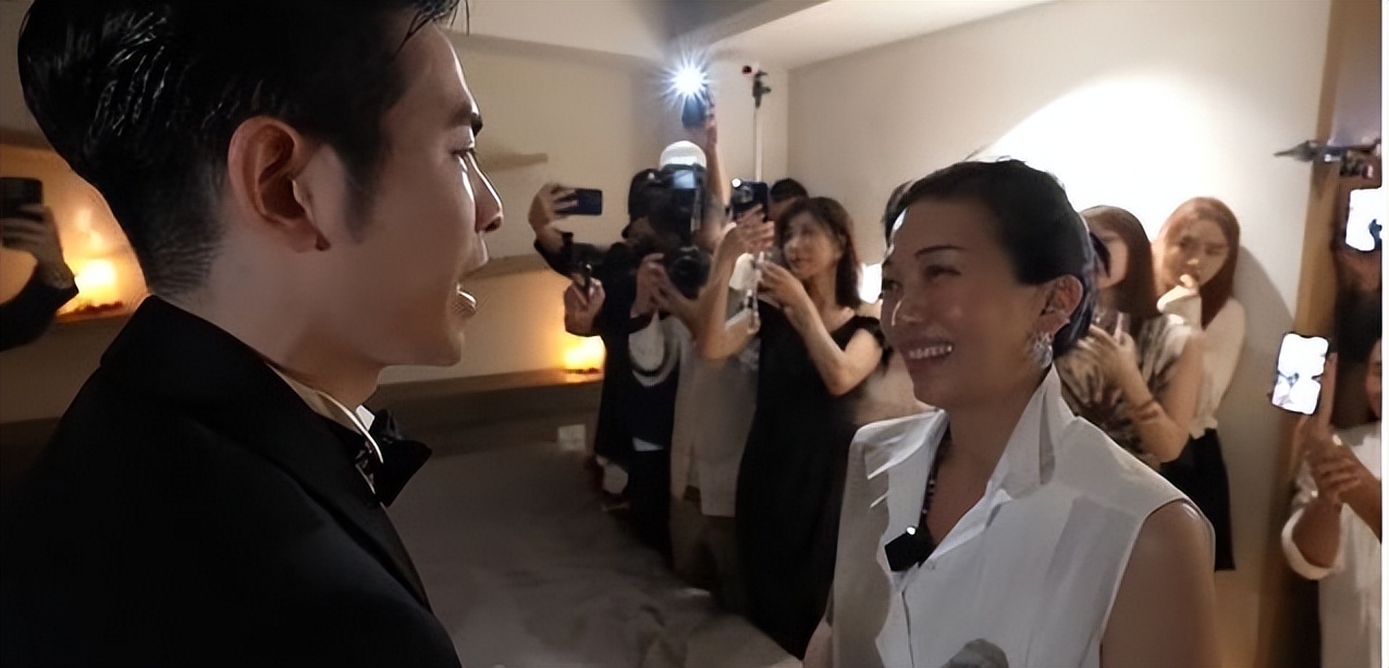 萧敬腾求婚钻戒图片,萧敬腾求婚钻戒多少钱