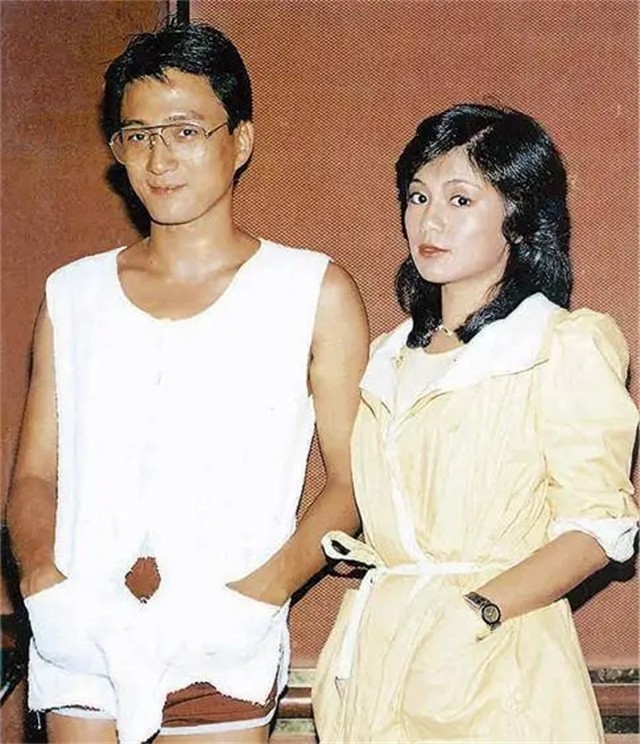 黄日华悼念翁美玲视频,黄日华得知翁美玲去世的消息