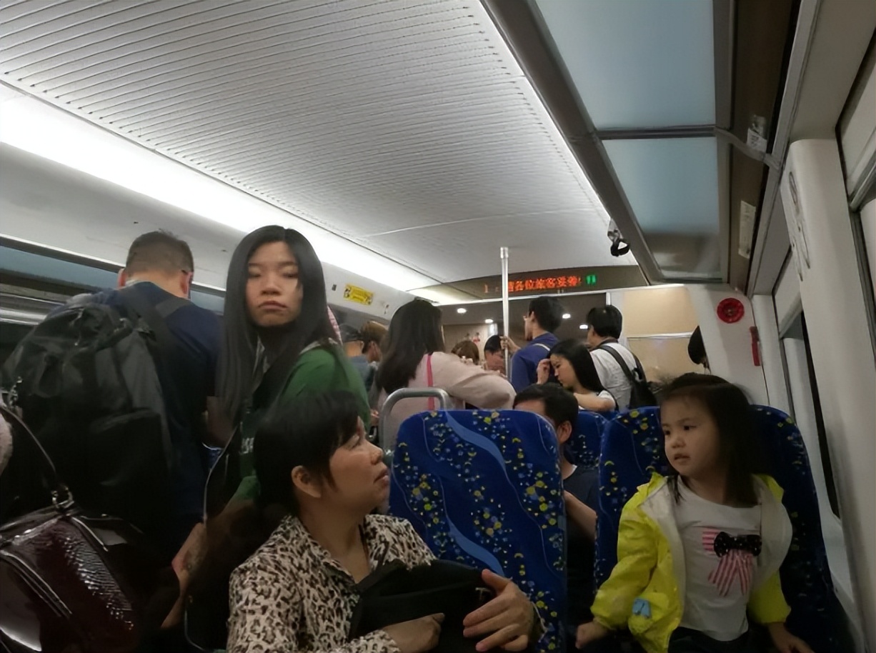 crh6型城际动车组车辆宽度高度,crh6城际动车组内部座椅