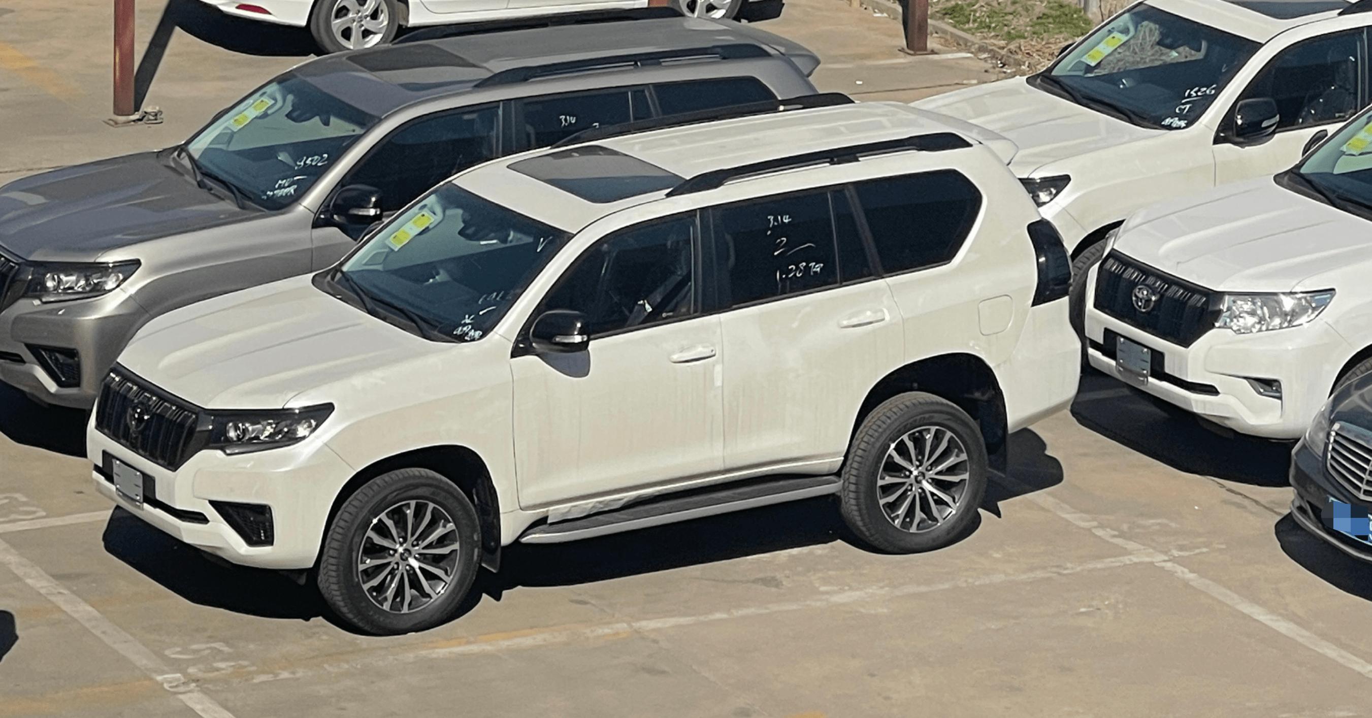 离了大谱！2.8T国六普拉多重回国内，价格比宝马X5还高得多