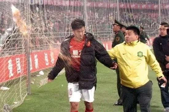 黄博文赛后发文自嘲,黄博文回工体被骂