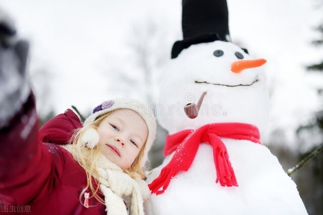 小孩嘴唇开裂脱皮,小孩嘴唇周围一圈红肿还开裂出血