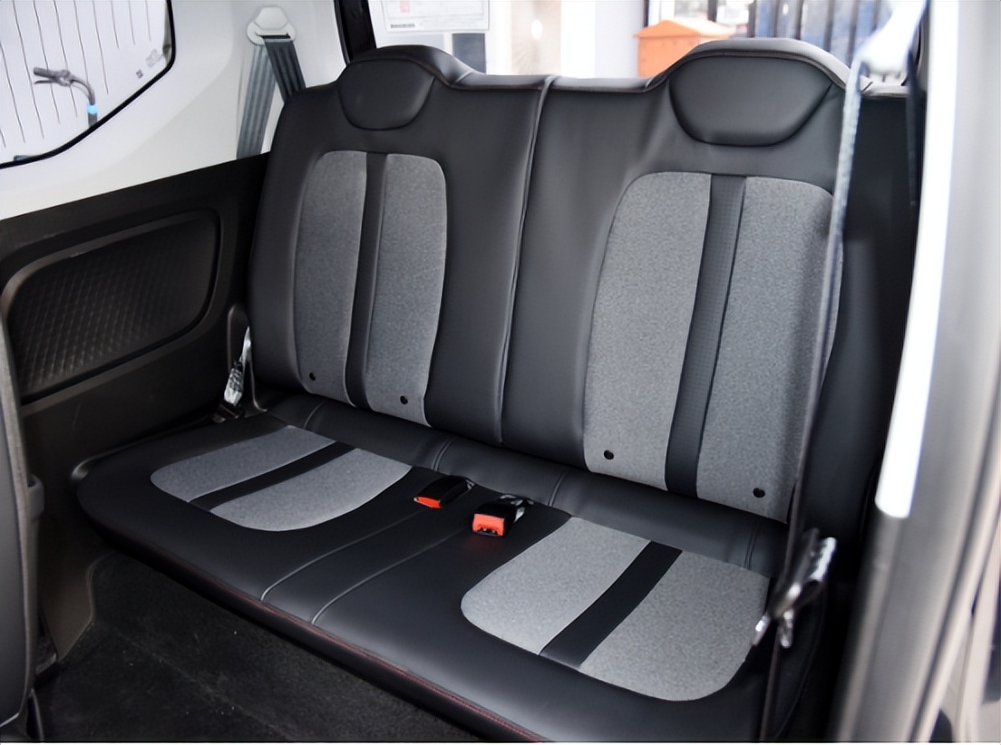 宏光mini奔奔e-star哪个好,年轻群体间的人气小车宏光miniev