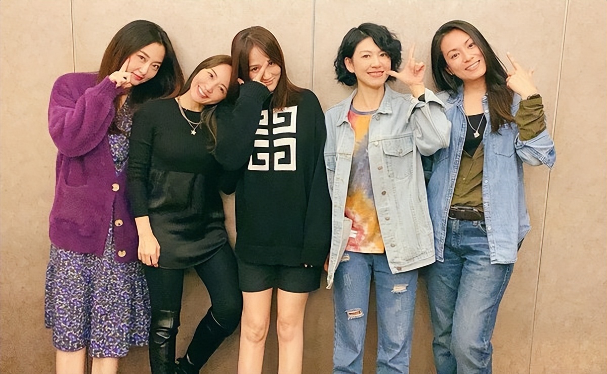 快讯/七朵花仔仔逝世享年35岁!陈乔恩老公、小洁悲痛现身告别式