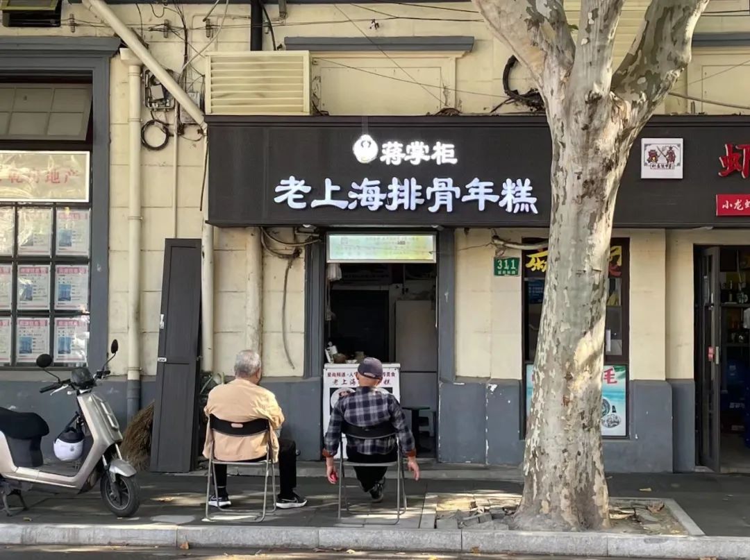 梧桐区的五金店,都是长久又顽强的存在