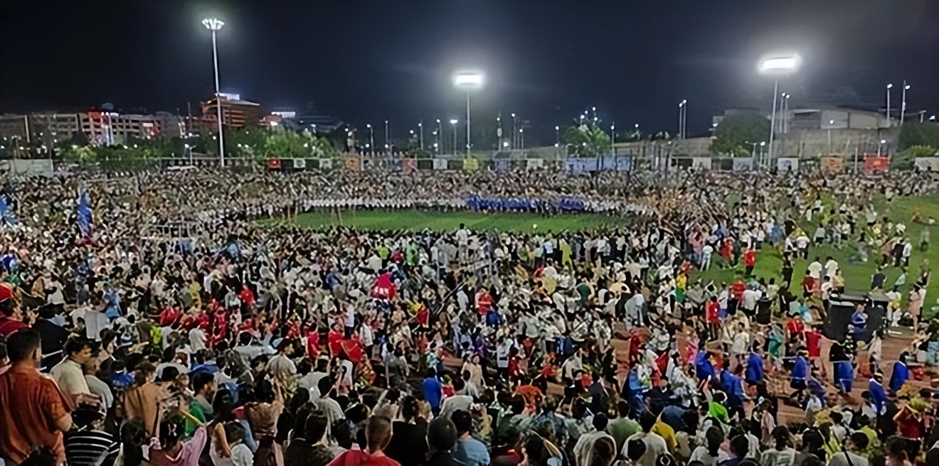 村超小摄影师是哪里人,村超5岁摄影师