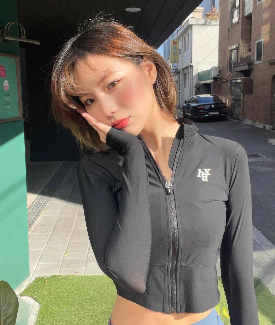 甜酷短发发型圆脸,甜妹短发女生