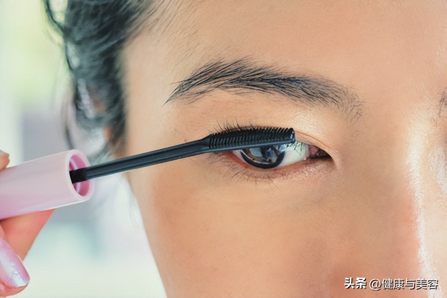 夏天容易出汗脱妆？6个技巧助你轻松应对