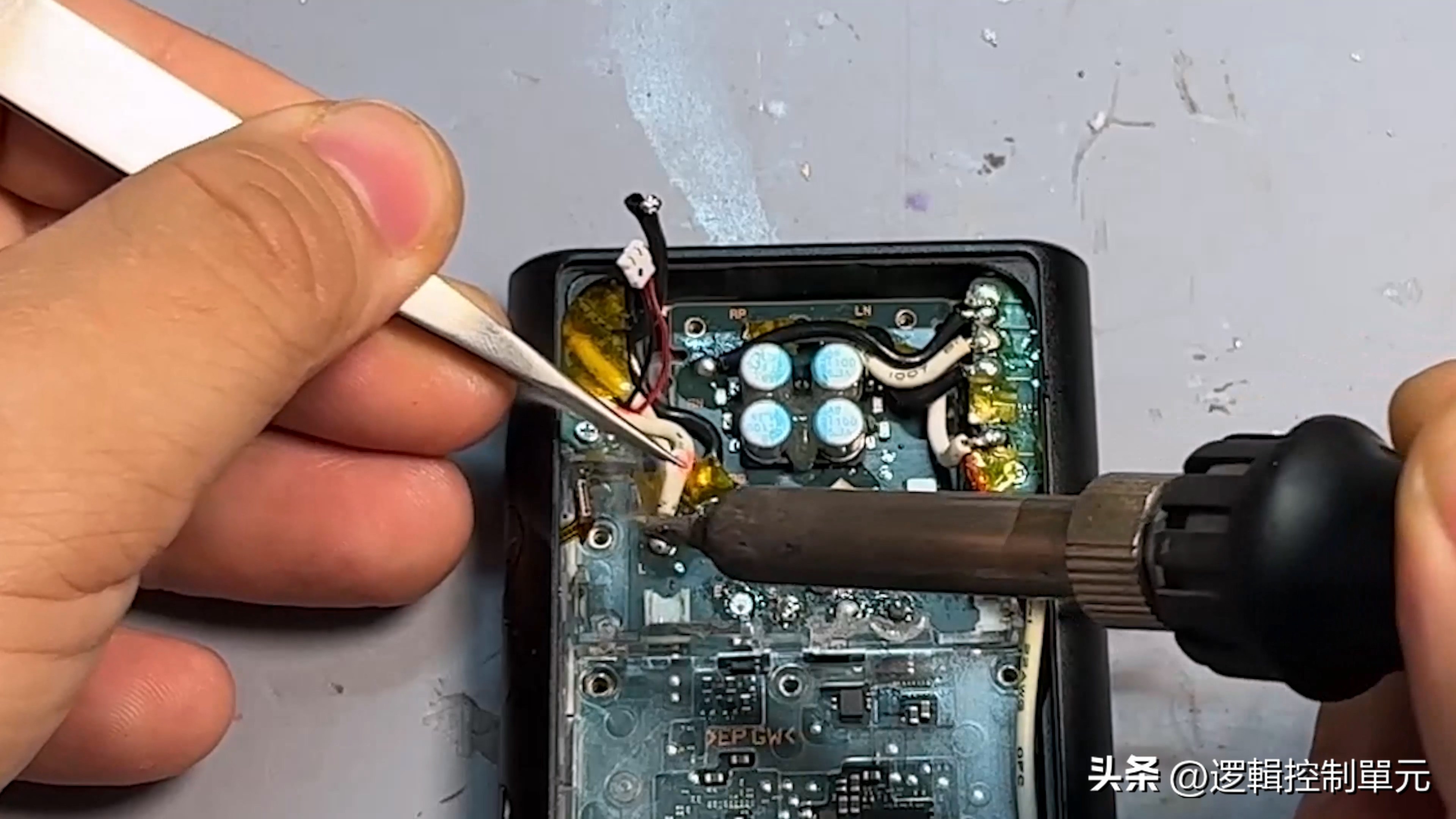 sony播放器zx300a拆解,索尼zx300a怎样更换电池