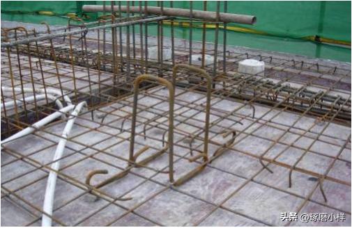 悬挑式脚手架搭设施工方案,旧房改造悬挑式脚手架搭设