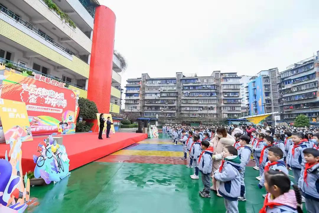 开学啦听听新生的感受,开学了看一下宿舍的环境