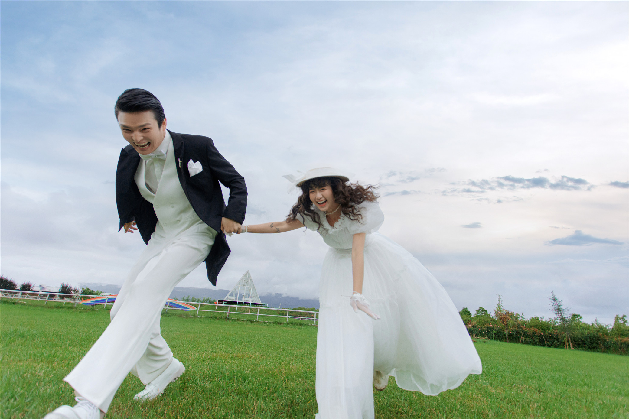 铂爵旅拍大理婚纱照一套多少钱,大理半山半岛旅拍基地婚纱照