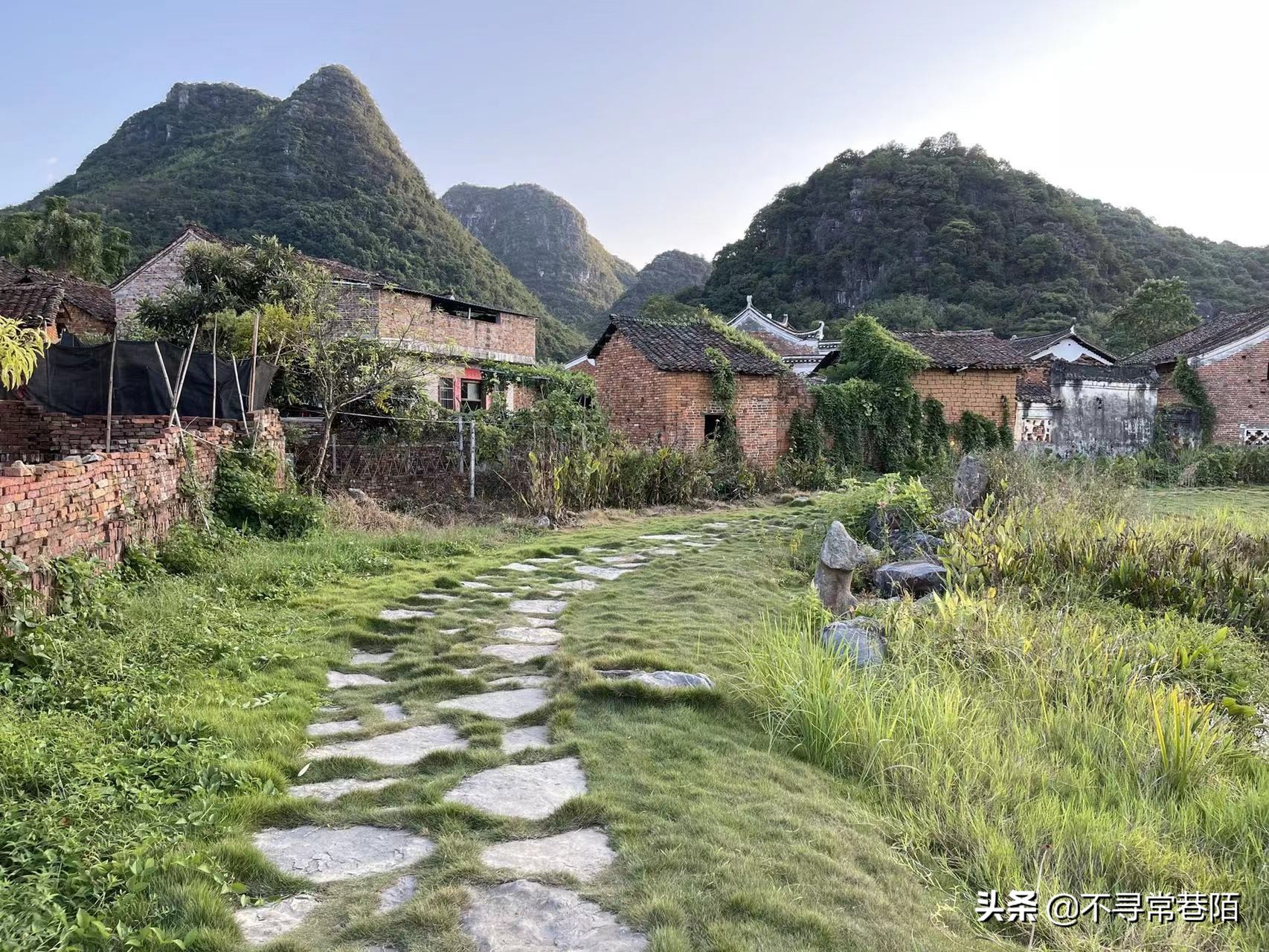 这里有许多历史悠久的古镇,从历史中走来的古镇