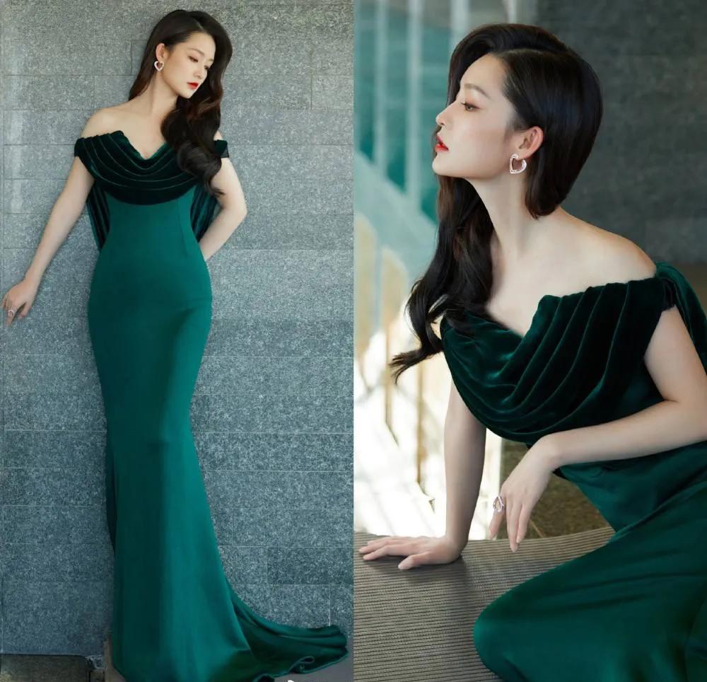 童瑶时尚芭莎红毯,杨幂惊艳亮相嘉人超级盛典红毯