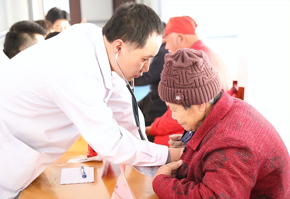 良性肿瘤手术后复发最危险的时期,良性肿瘤手术后为啥会继续长