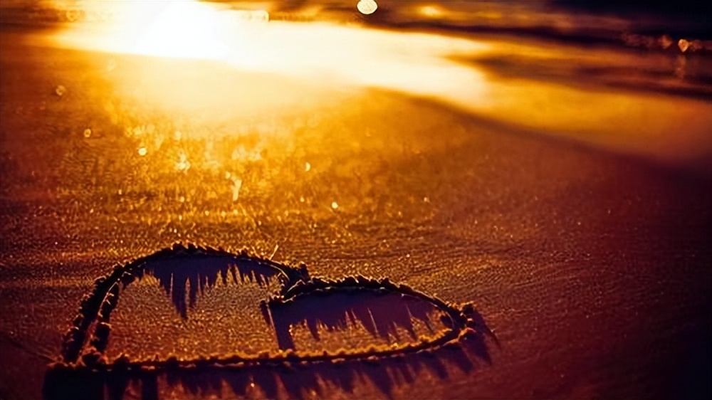 分手后如何突破对方心理防线,正确掌握分手后的四个心理