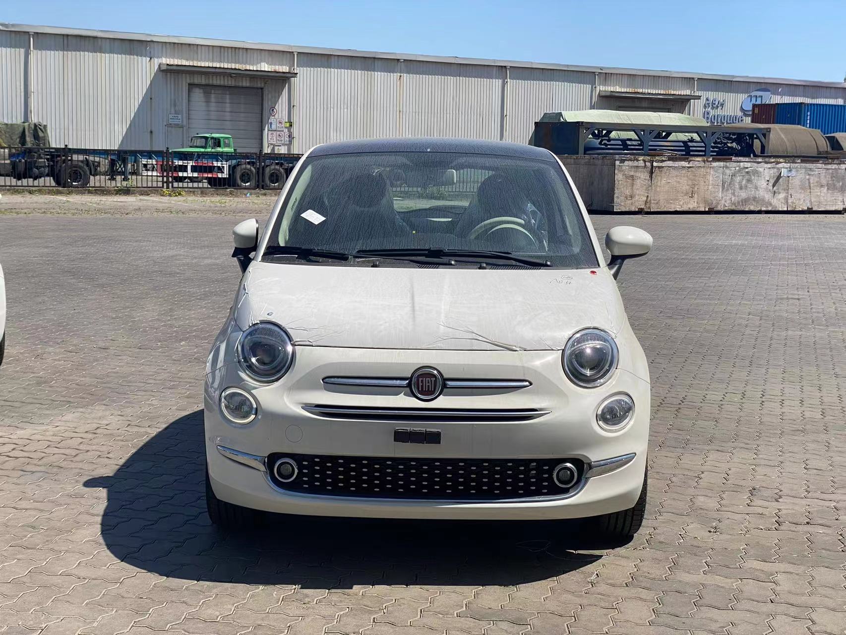 2023款菲亚特500燃油版价格,全新菲亚特500e实车