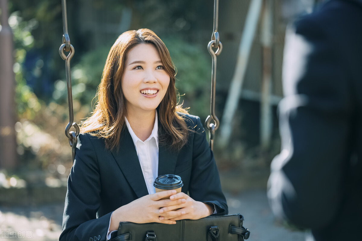 银行女适合结婚吗,银行工作的女人可以嫁吗