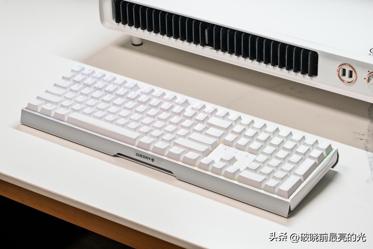 冬天玩电脑手冷怎么办,冬天玩电脑手冷