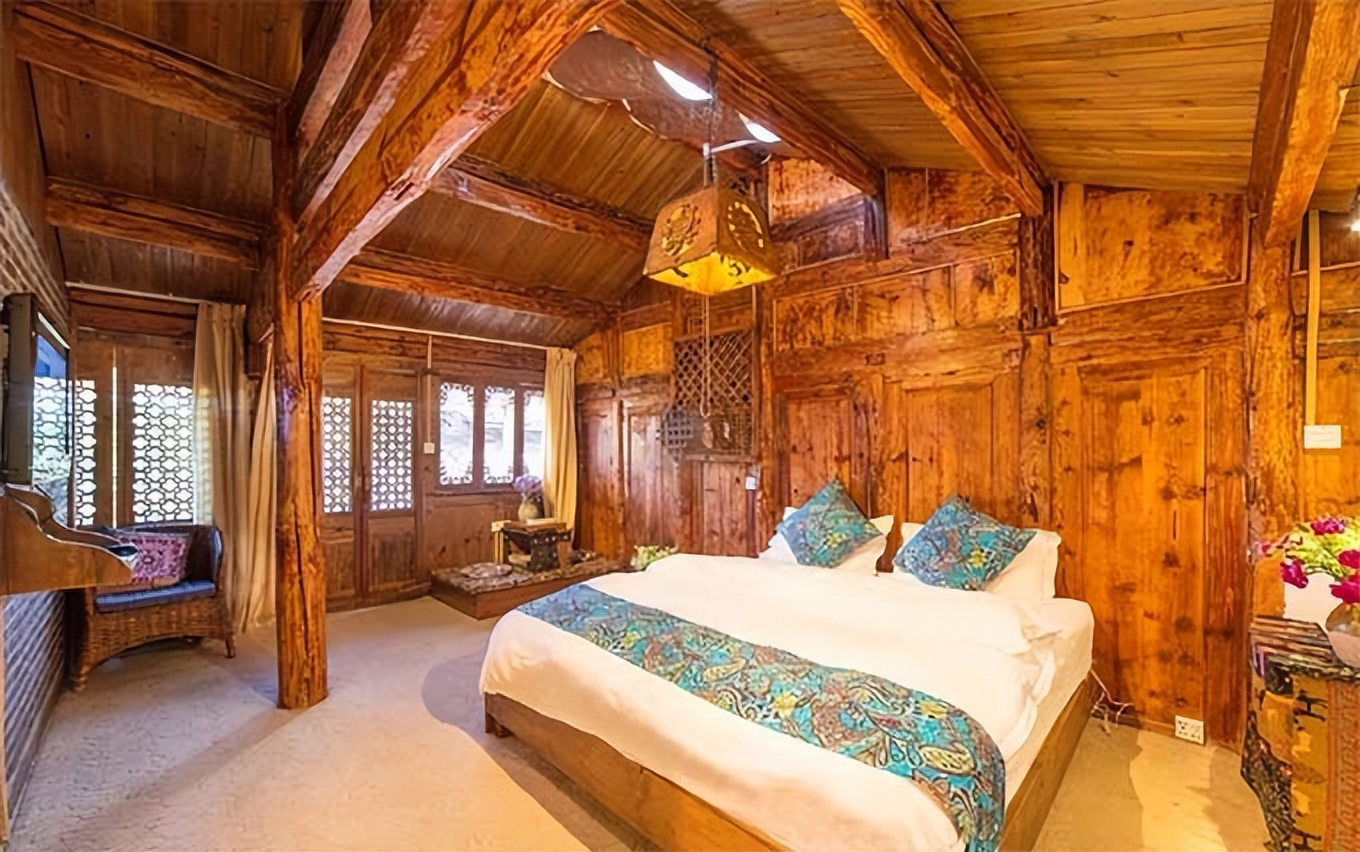 云南六日游花费大概多少钱,云南报团五日游价格表