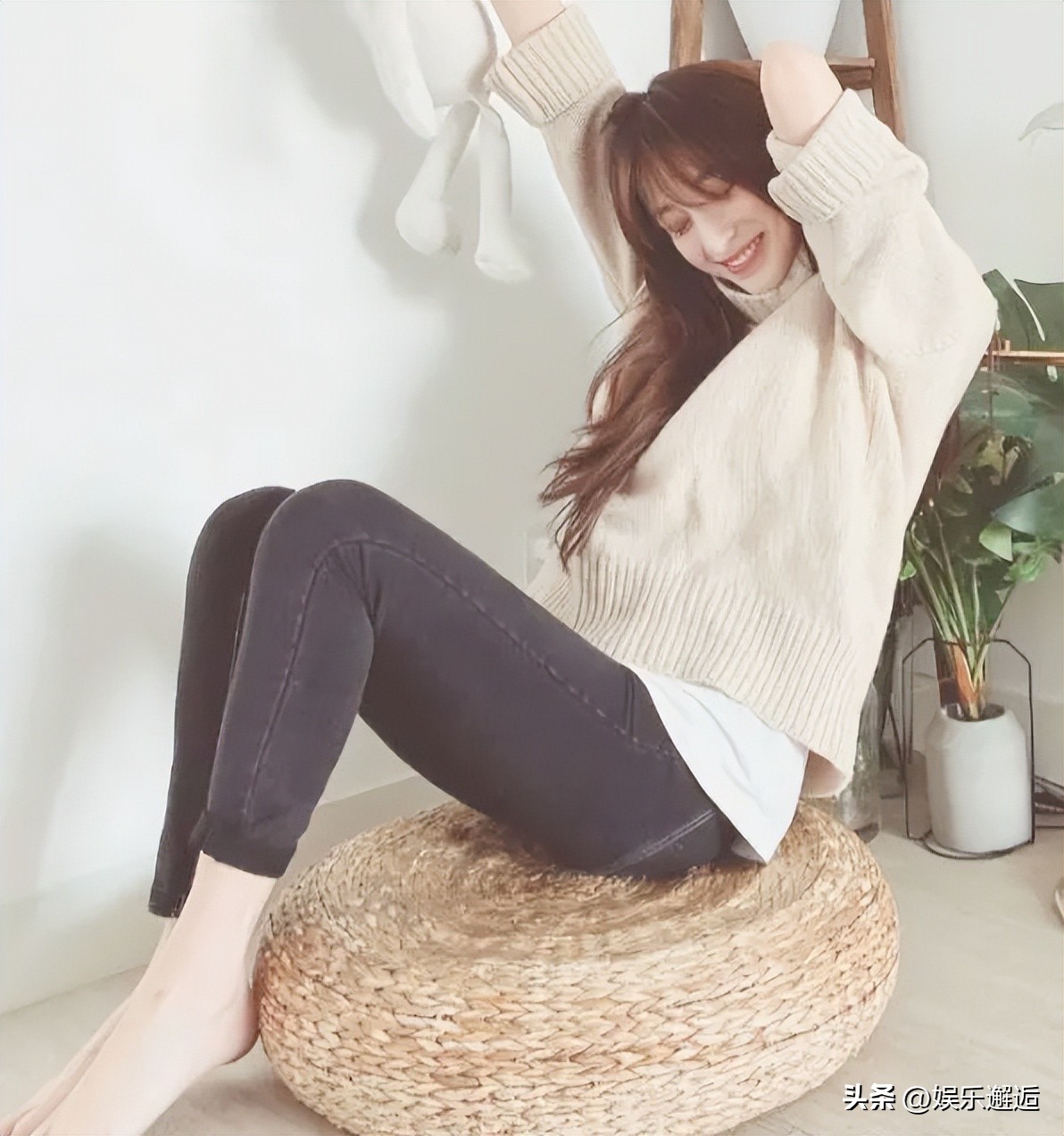 泳装模特大赛出道，逆袭成为“央视一姐”，连续两年主持央视春晚