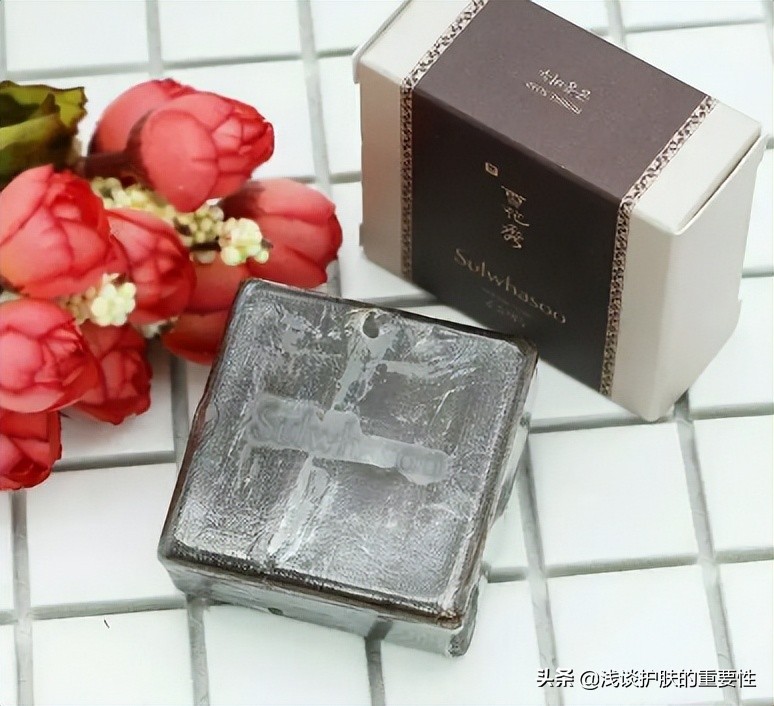 不用洗面奶洗脸皮肤就不会长皱纹,不用洗面奶洗脸反而皮肤变好了