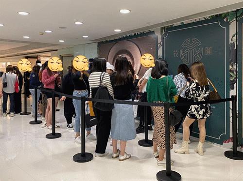 实探|全面通关以后，香港购物中心恢复“人从众”模式了吗？