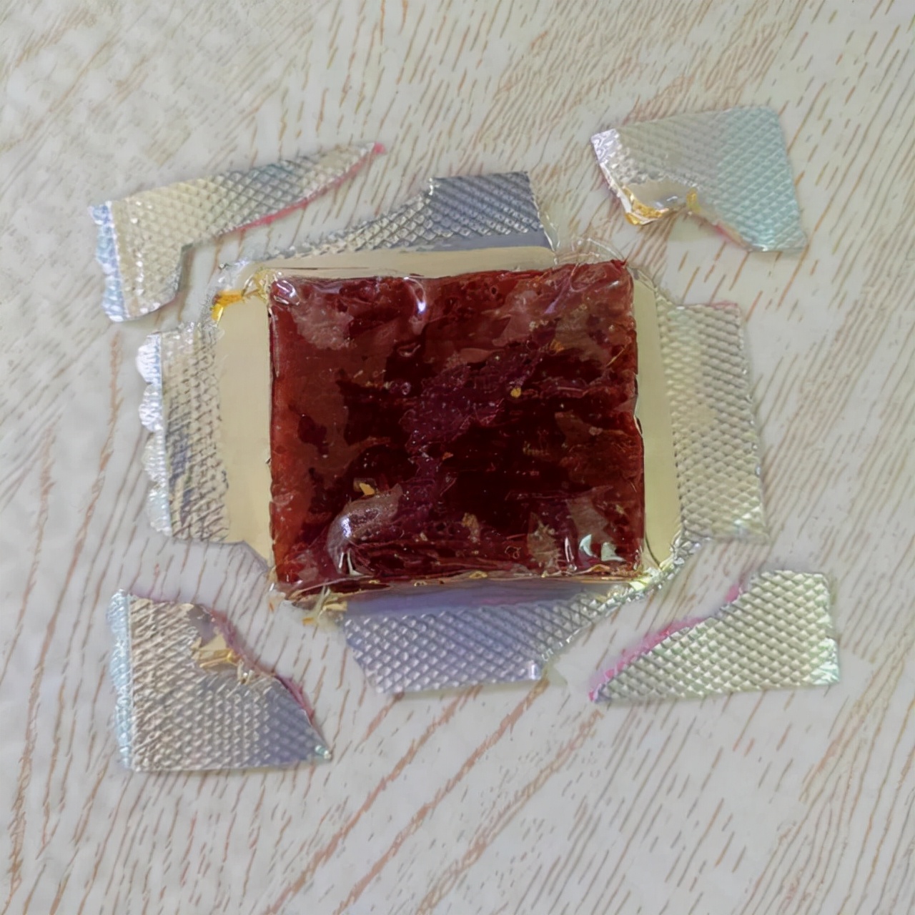 网民分享，撕泡面盖子的“NG时刻”，看到就想笑