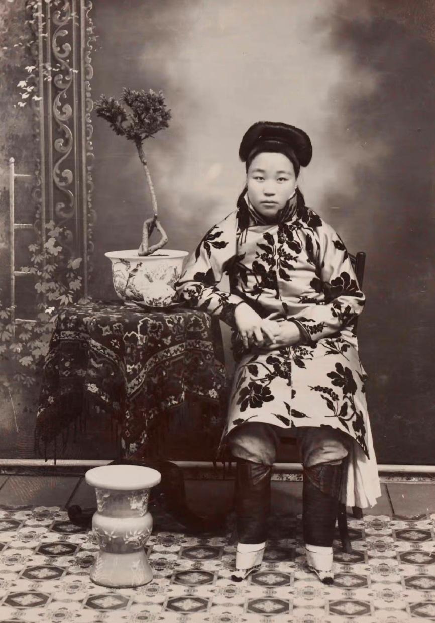 日军日记：*安妇慰**不服从管教，我很愤怒，用*刀刺**插入她的*体下**