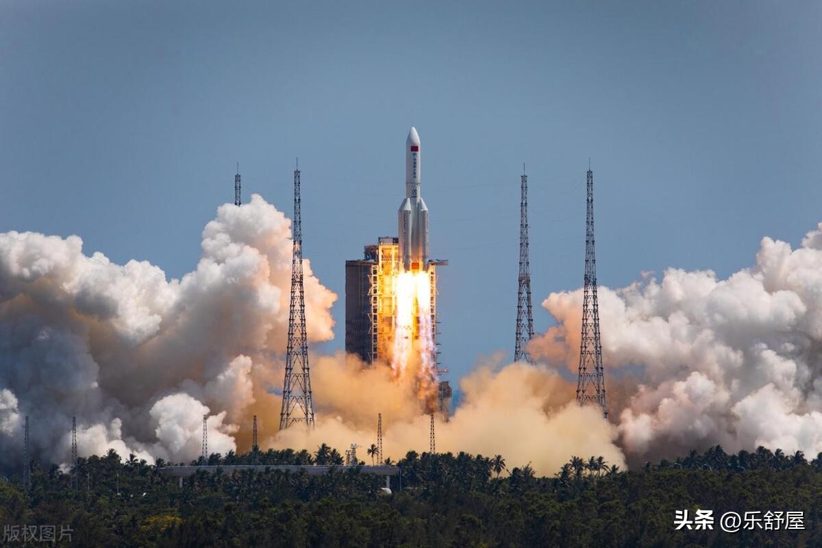 以磅礴之力筑中国盛世,凝青年人才夯强国之基