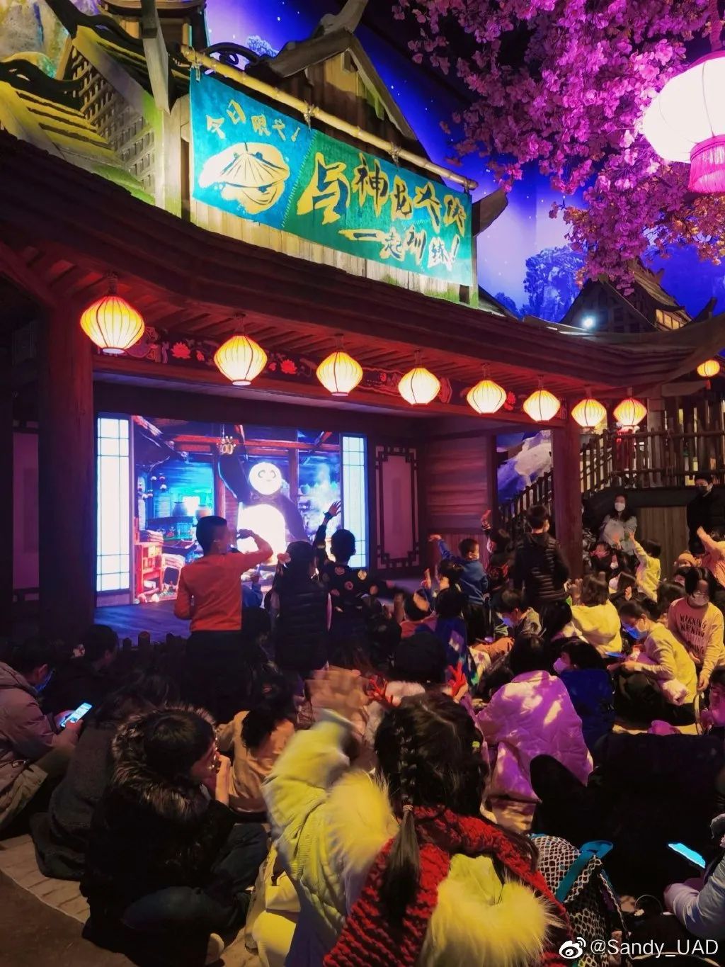 啊？北京第一批“杨康”们奔向超市、奔向环球影城、奔向三亚