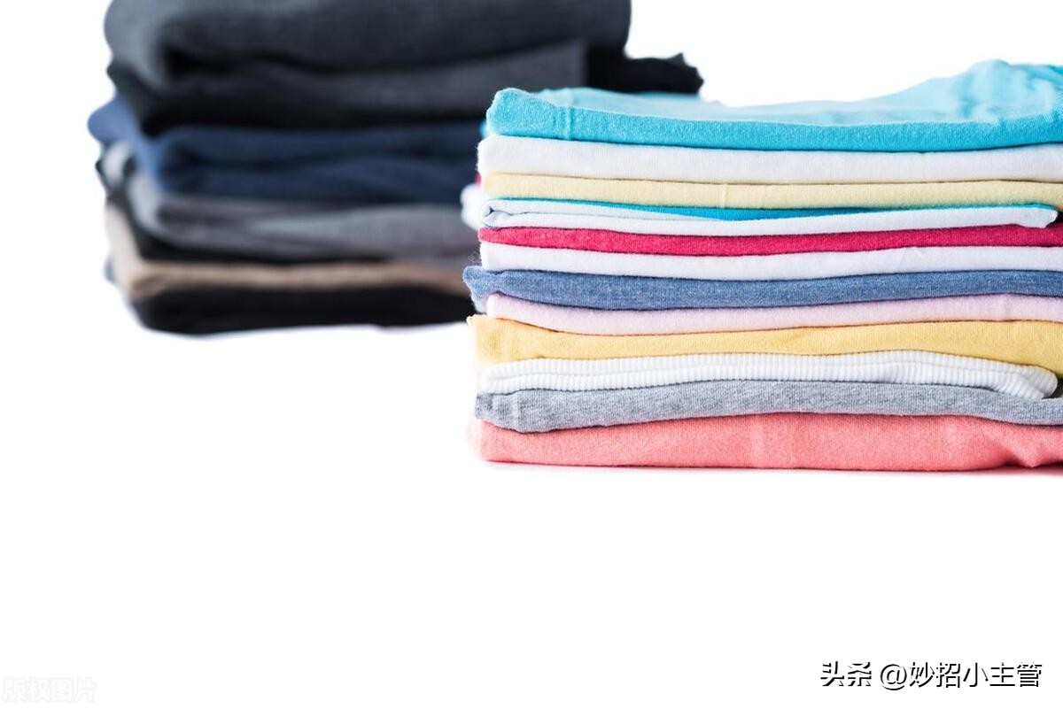 网上实体店同款衣服价格不一样,实体店同款衣服网上便宜的能买不