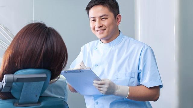 中年人牙龈萎缩牙齿松动如何处理,牙龈萎缩牙齿松动断牙的治疗方法