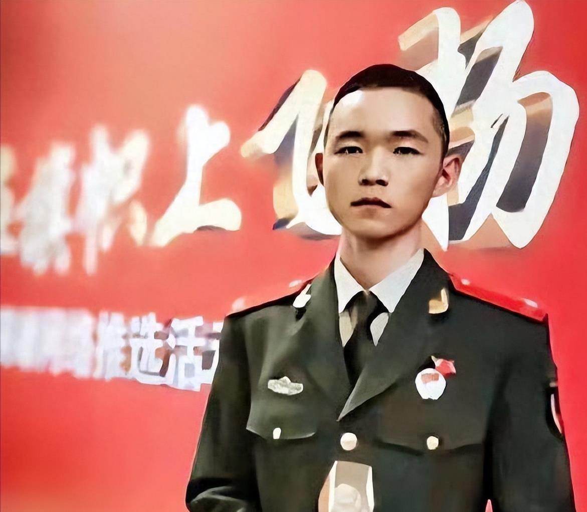 卫国勇士张豪和歹徒搏斗的短视频,边防武警战士张豪身中13枪