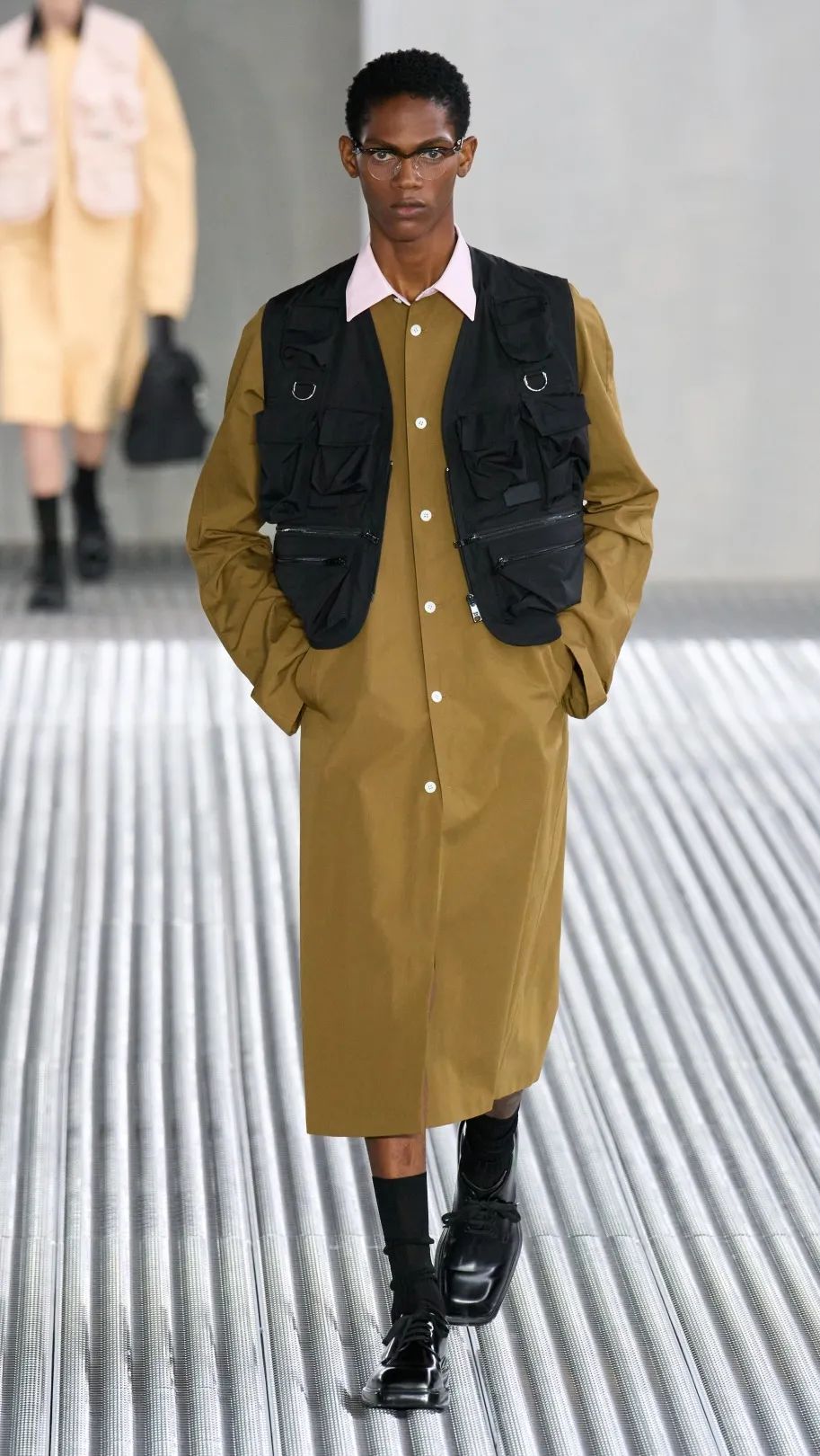 prada2024春夏男装时装秀明星,prada2024早春新款